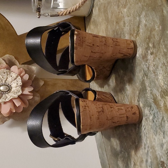 Mossimo Black Wide Strap & Buckle Wedges 8.5 - Picture 4 of 10